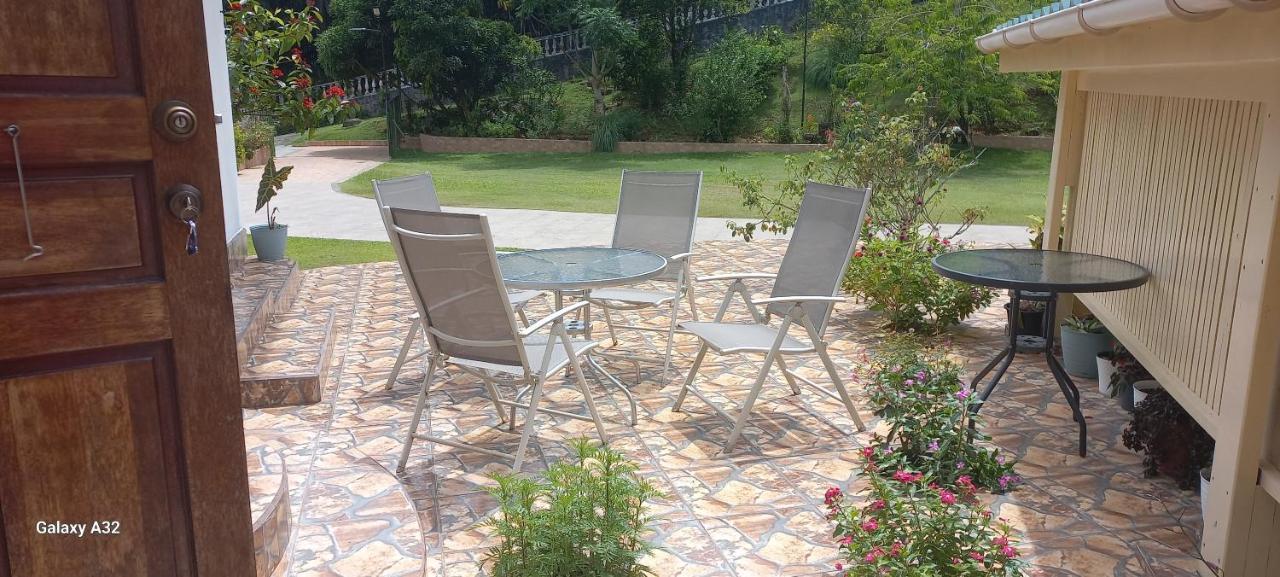 Loversnest Self Catering Anse aux Pins Eksteriør billede