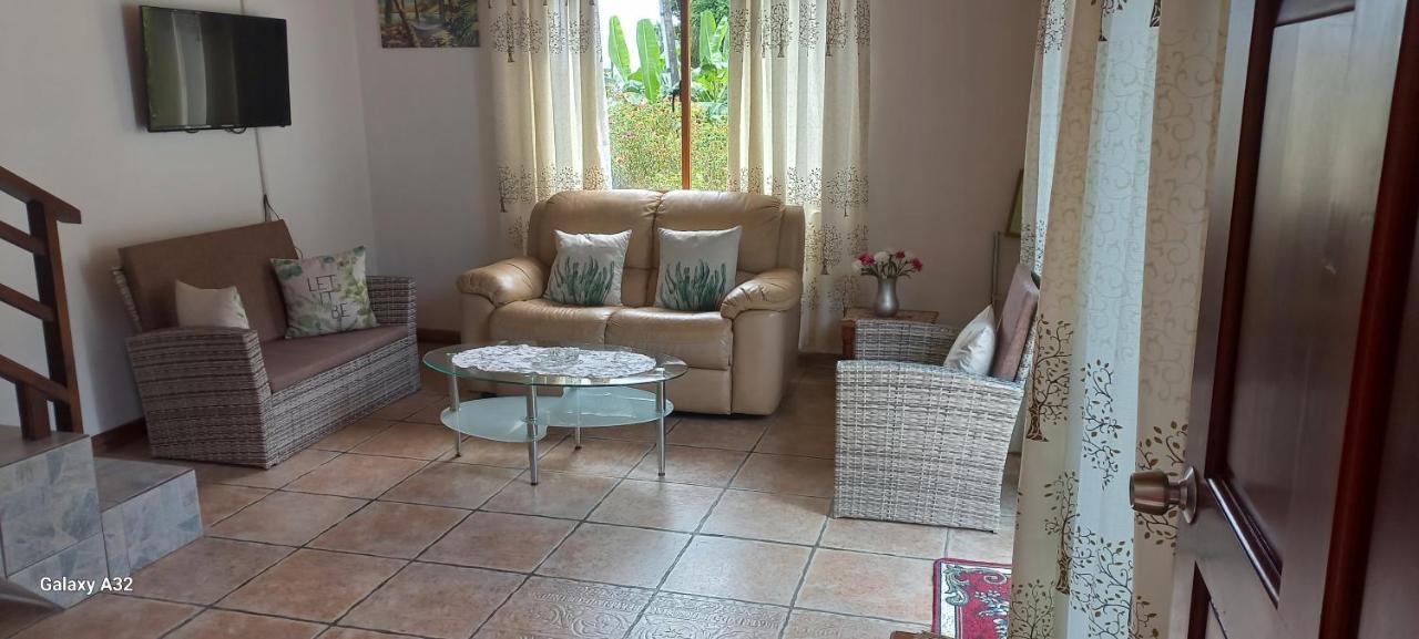 Loversnest Self Catering Anse aux Pins Eksteriør billede